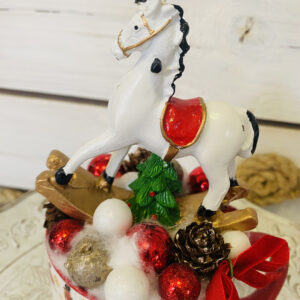 Hintalovas bögrés dísz.