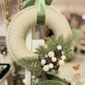 Horgolt alapú ajtódísz 24cm.