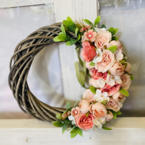 Rózsaszín-barack ajtódísz.